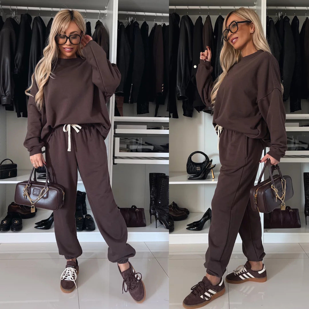 Women's casual tracksuit with elegant cut and comfortable fit Chic & Stil