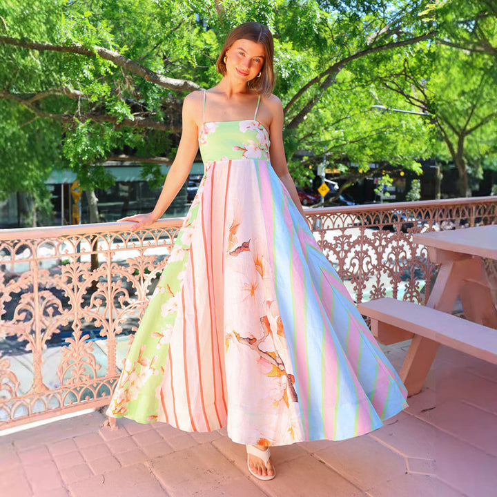 Maxi dress for women with playful patterns and a fluid fabric Chic & Stil