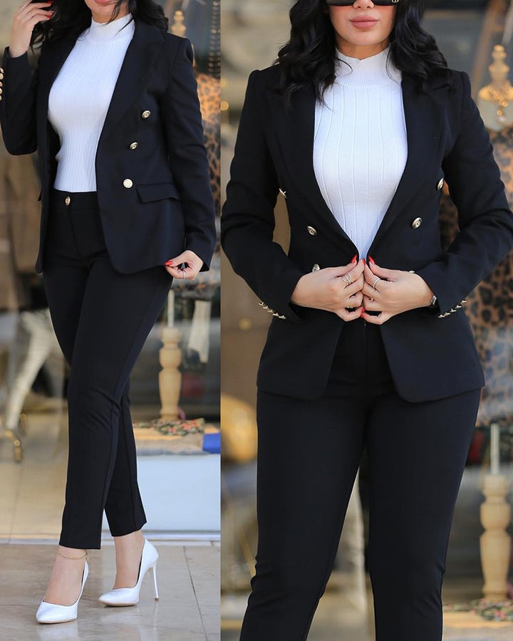 Ladies elegant and stylish business suit with double-breasted and fitted cut Lune London