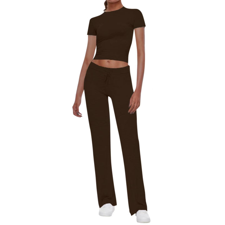 Women's sports set consisting of a crop top and wide pants Lune London