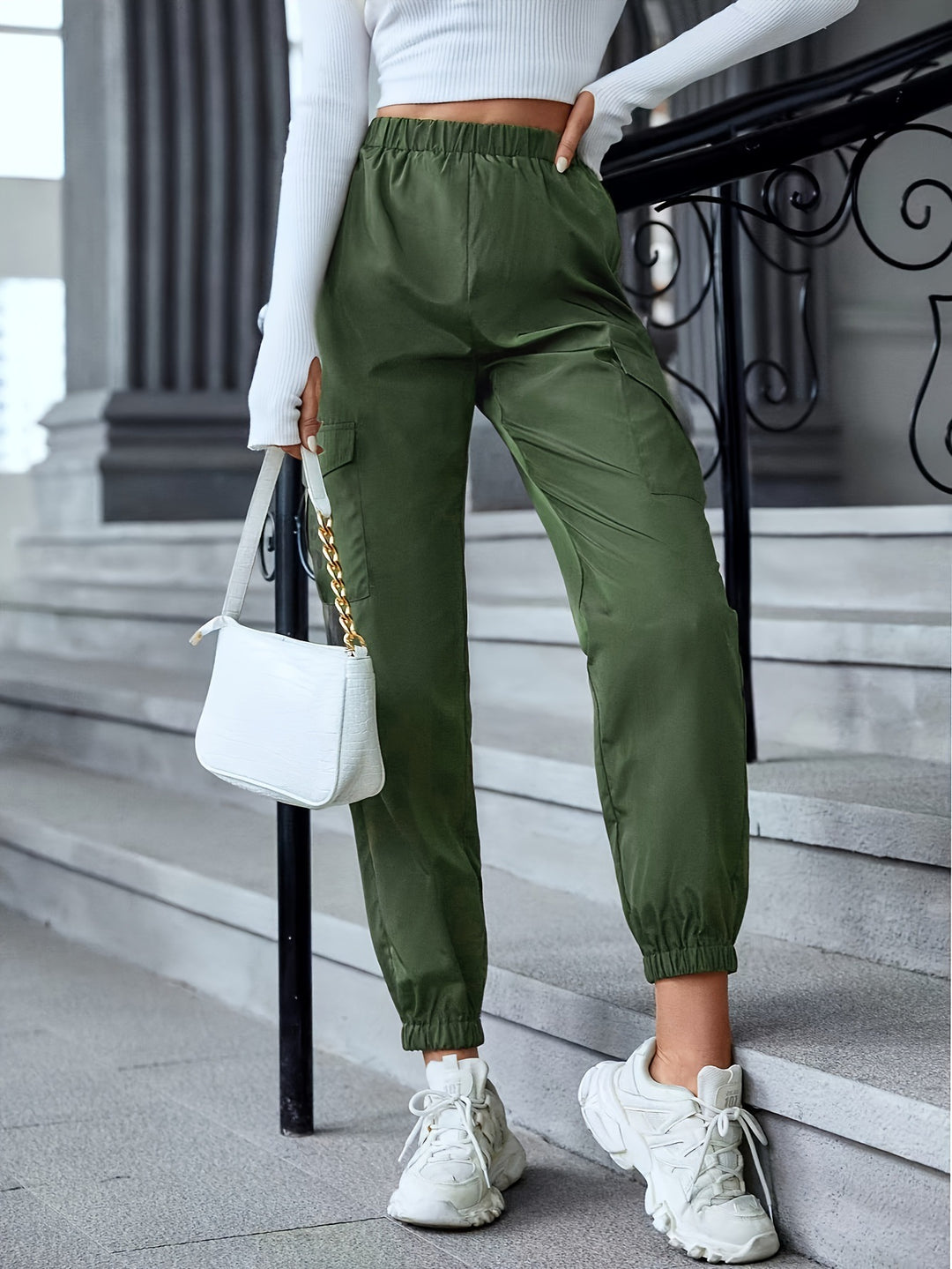 High-waisted cargo pants for women with practical side pockets Lune London