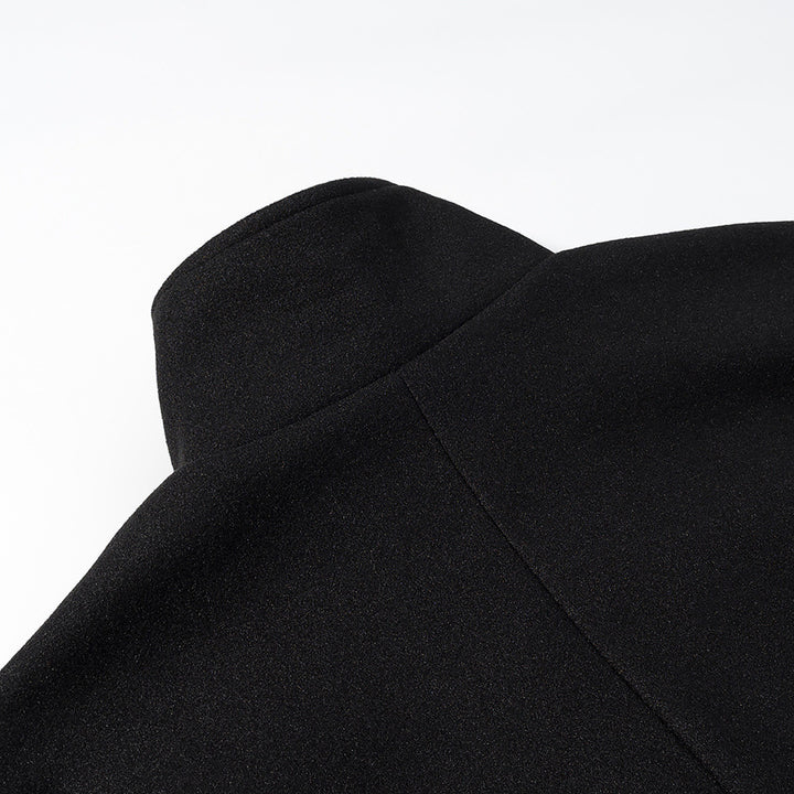 Short jacket for women with elegant high collar and button closure Lune London