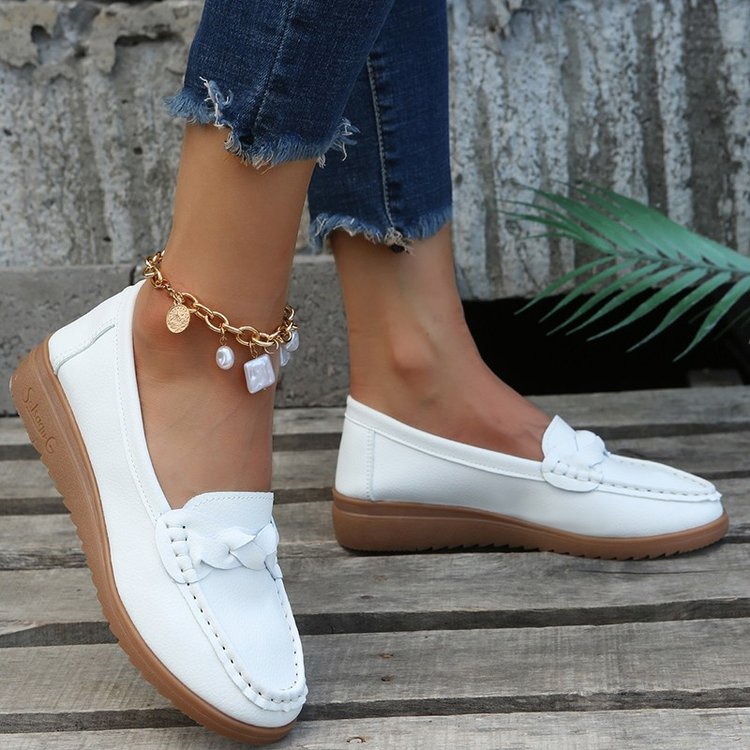 Women's Moccasins with Stylish Bow Applique and Non-Slip Sole Lune London