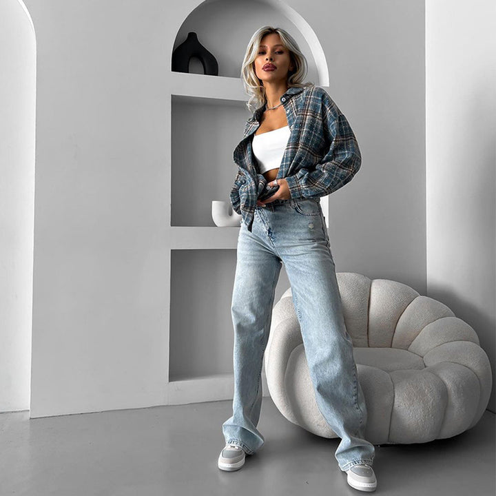 Casual flannel jacket for women with oversized cut and checkered pattern Lune London