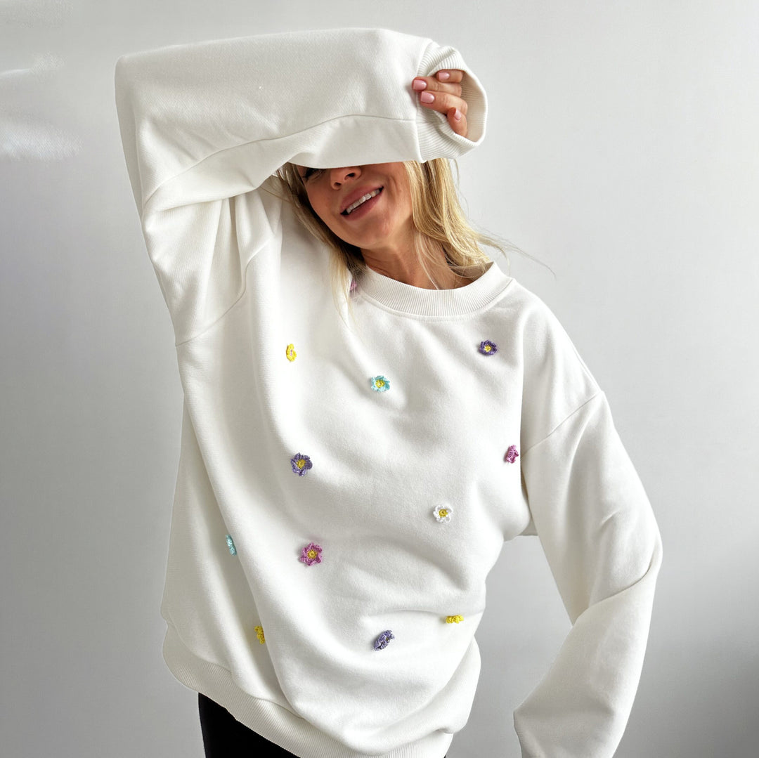 Women comfortable sweatshirt with colorful floral applications Lune London