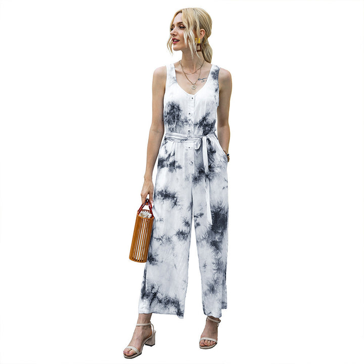 Ladies casual jumpsuit with trendy belt and button placket Lune London