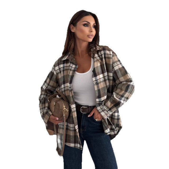 Plaid button-up shirt for women with a relaxed fit and chic elegant details