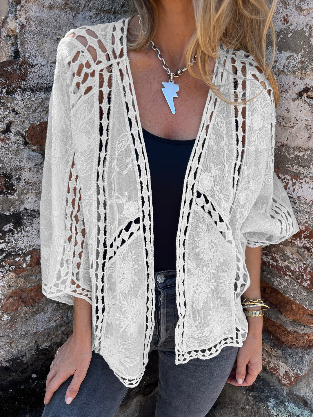 Dames joli cardigan en dentelle avec motif floral et manches aérées Chic & Stil