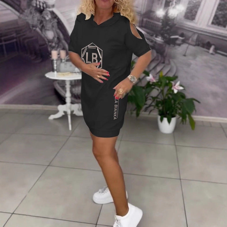 Robe à capuche urbaine pour femmes avec des manches découpées stylées Chic & Stil