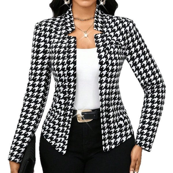 Elegant blazer jacket for women with houndstooth pattern and fitted cut Lune London