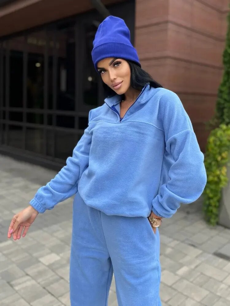 Women's cozy fleece loungewear set with half-zip and elastic waistband Lune London