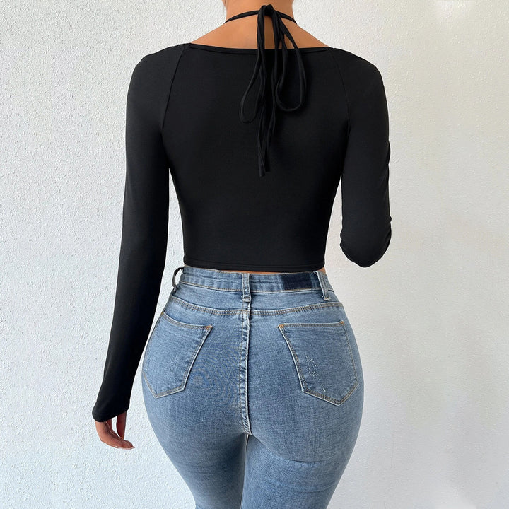 Top court à manches longues pour femmes avec design croisé à la mode et fronces Chic & Stil