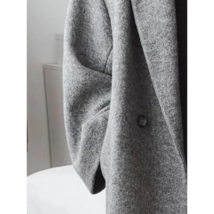 Oversized wool coat for women with elegant lapels and double button closure Lune London