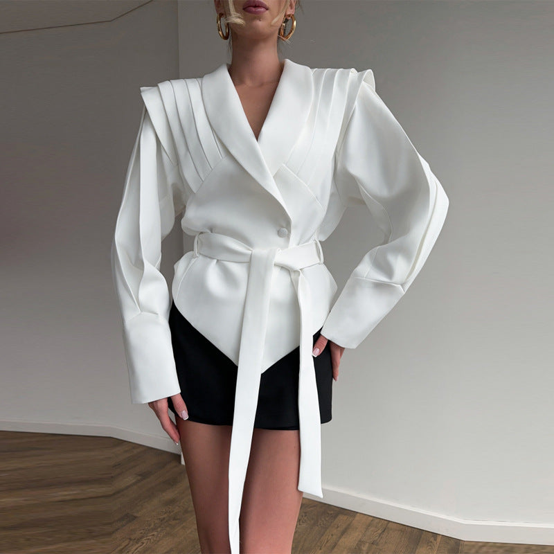 Tailored women's jacket with elegant collar and belt at the waist Lune London