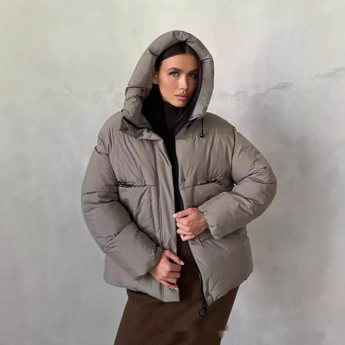 Sporty winter jacket for women with high collar and practical pockets Lune London