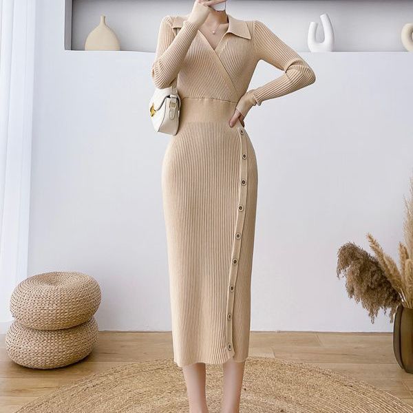 Robe élégante en tricot pour femmes avec look enveloppant et détails de boutons Chic & Stil