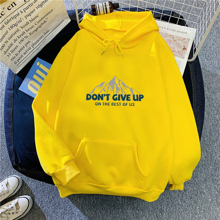 Women's hoodie with motivating mountain design Chic & Stil