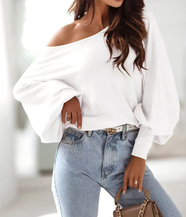 Pull oversized pour femmes avec une coupe asymétrique et un décolleté plongeant Lune London