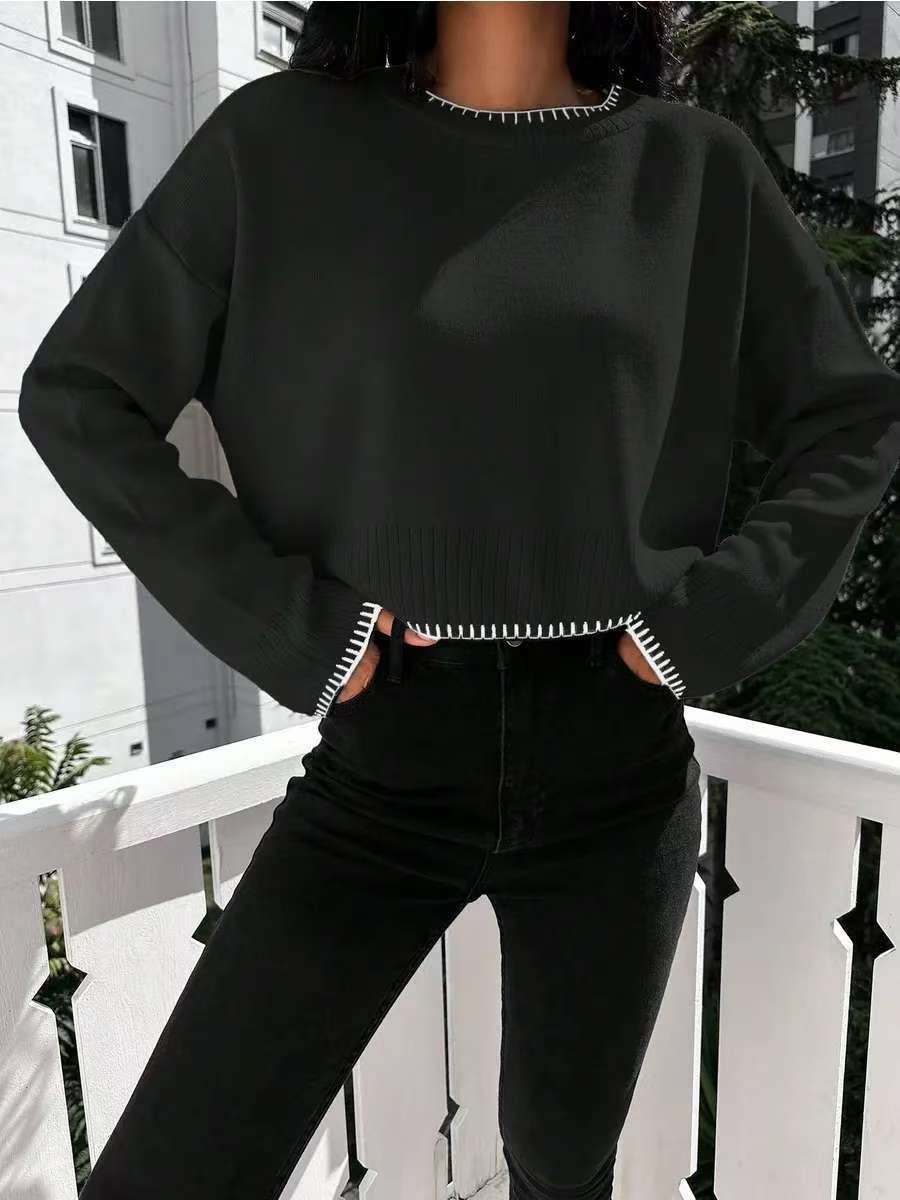 Short casual sweater for women with a fine ribbed texture and a loose fit Lune London