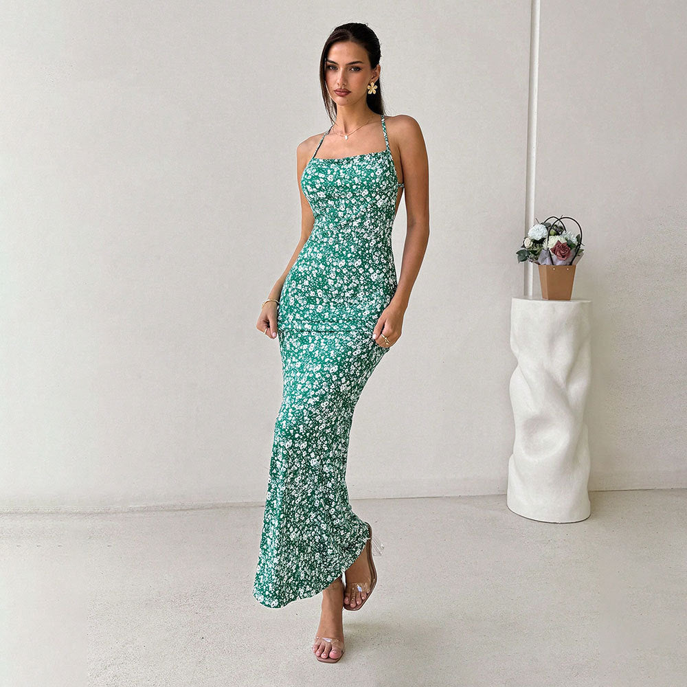 Robe maxi pour femmes avec des bretelles spaghetti réglables et un détail imprimé floral Chic & Stil