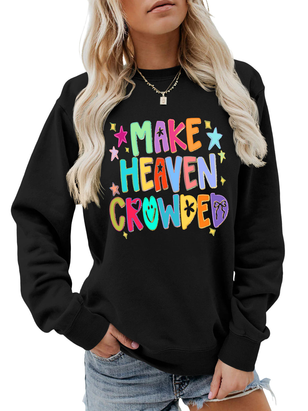 Sweat-shirt pour femmes avec un design coloré et une écriture ludique Chic & Stil