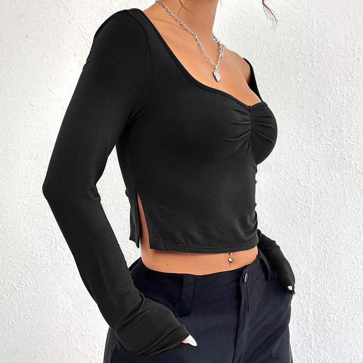 Chic & Stil Elegant long-sleeve cropped top for women with a stylish ruched effect