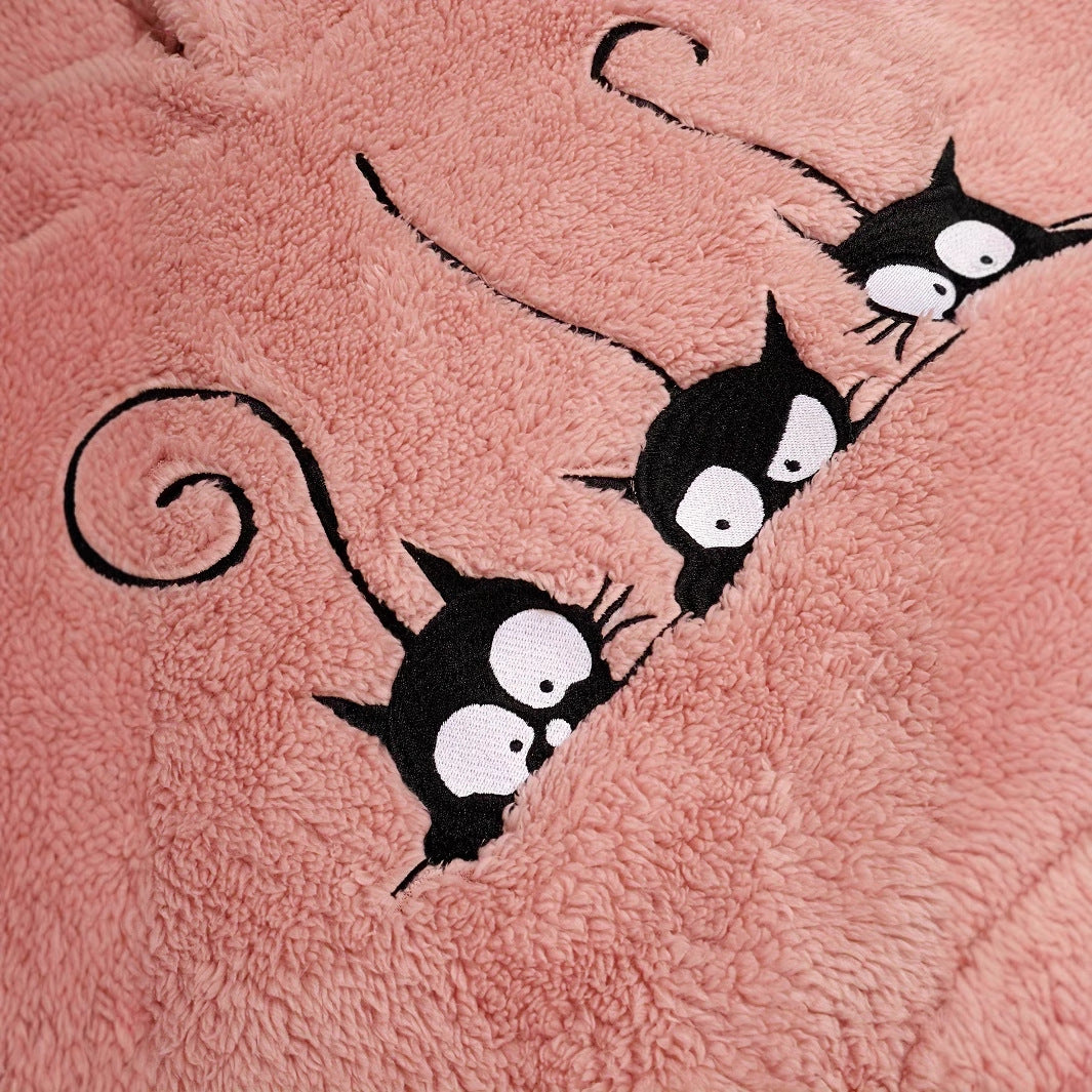 Cozy sweatshirt for women with cat pattern Lune London