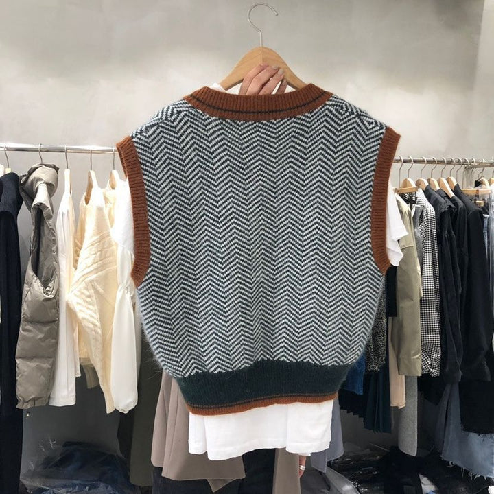 Cardigan pour femmes avec col en V et motif en chevrons Chic & Stil