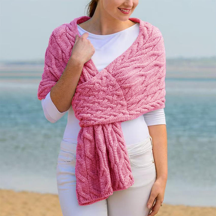 Knitted scarf for women with a modern cable pattern and versatile wearing comfort Lune London