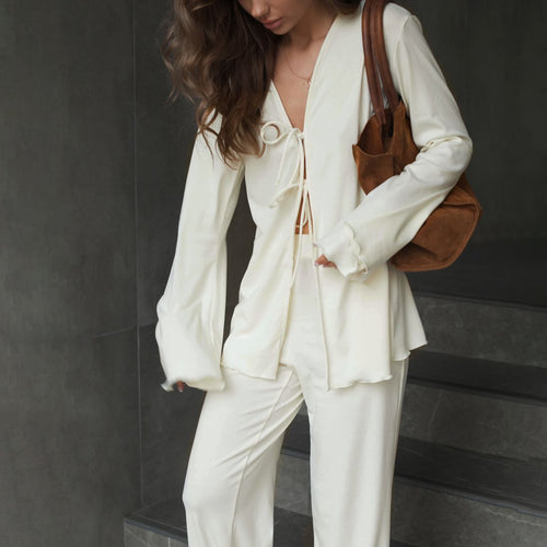 Two-piece casual set for women with an elegant lacing detail at the front and a soft fabric Lune London