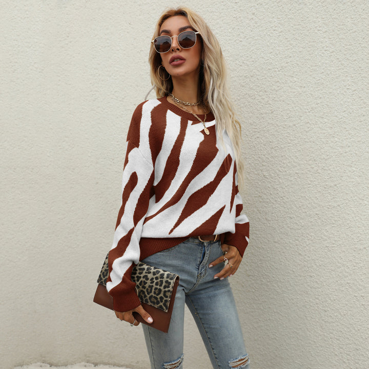 Pull tricoté élégant pour femmes avec un motif animal frappant et une coupe innovante Chic & Stil