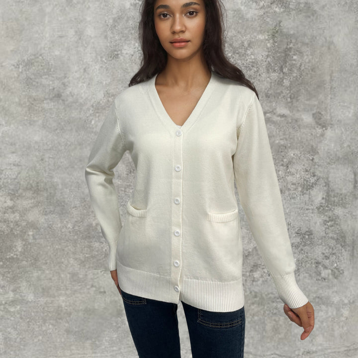 Casual knit jacket for women with integrated pockets and elegant button design Lune Londonl