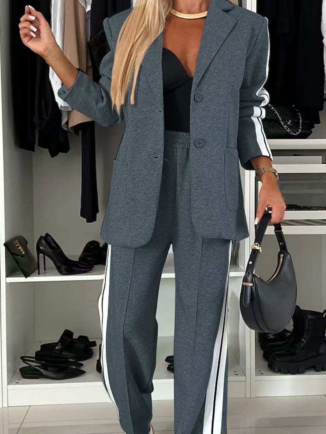 Blazer sportif pour femmes avec rayures latérales Chic & Stil