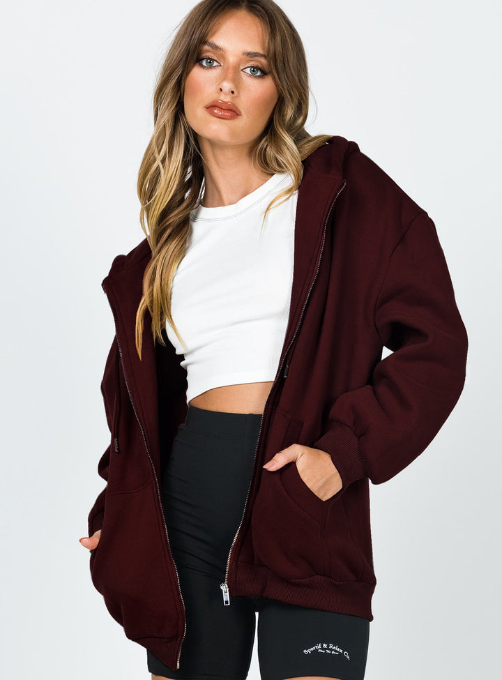Ladies oversized hoodie sweatshirt with zipper closure and practical side pockets Lune London