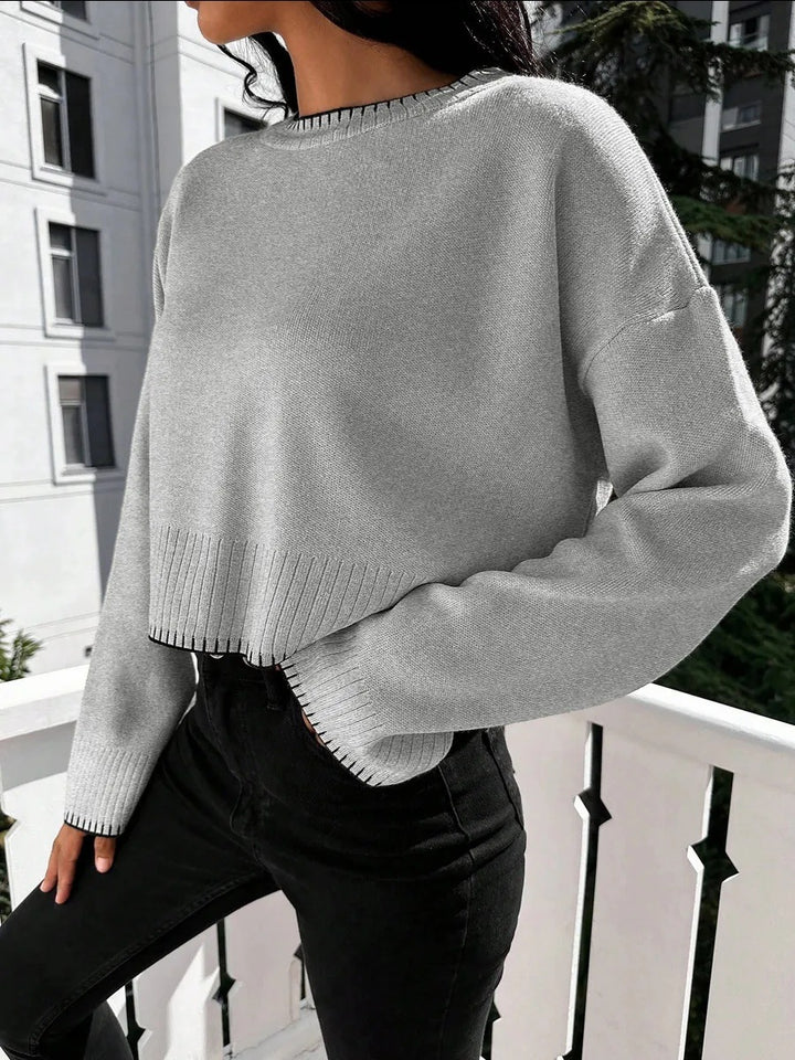 Casual knit sweater for women with contrasting seams and a short cut Lune London