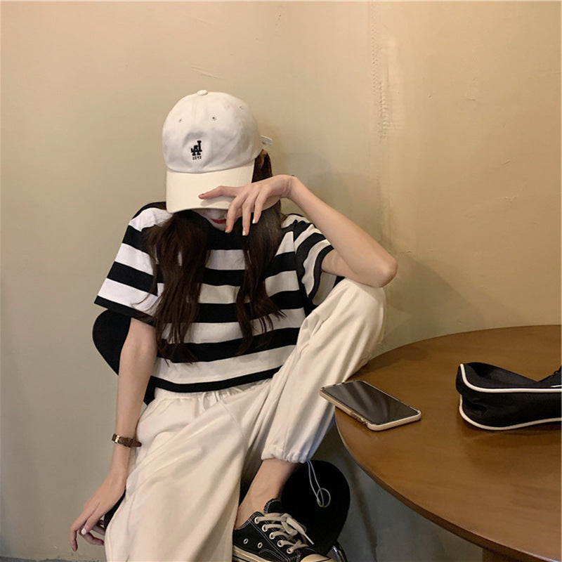 Women Cropped T-Shirt with Striped Pattern and Casual Cut Lune London