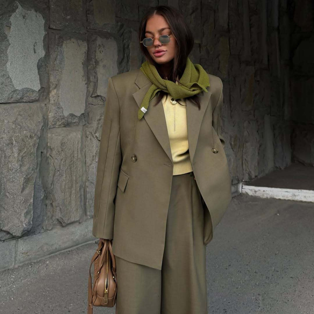 Women's elegant oversized blazer with pockets and wide cut Lune London