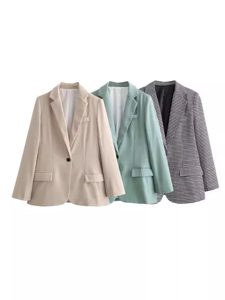 Tailored women's jacket with elegant lapels and practical pockets Lune London