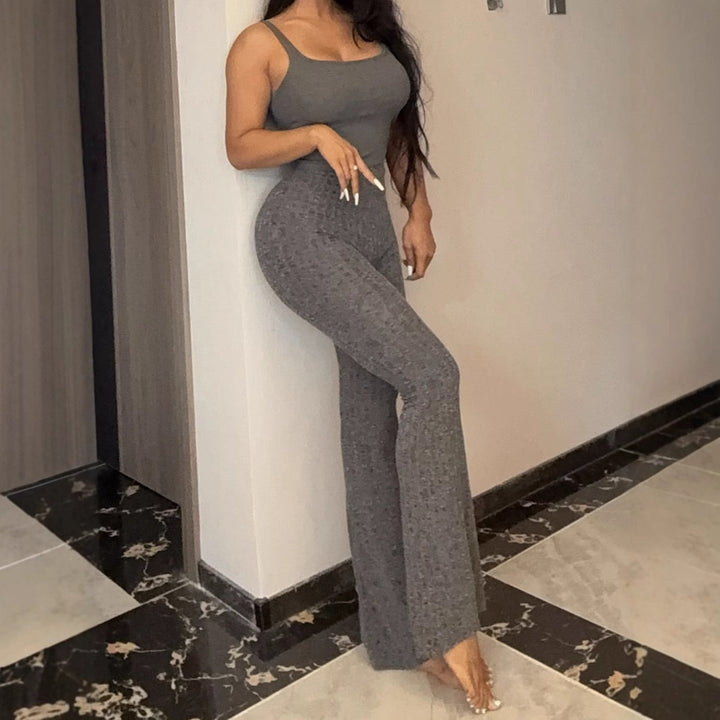 Women's outfit with fitted top and flared wide-leg pants Lune London