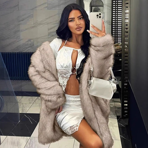 Ladies luxurious faux fur coat with open sleeves Lune London