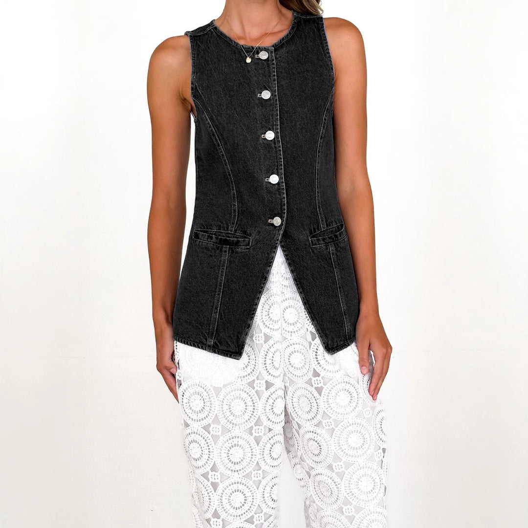 Denim vest for women with fitted cut and button details Chic & Stil