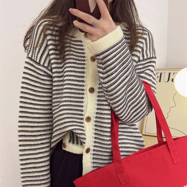 Casual knit jacket for women with modern stripes Lune London