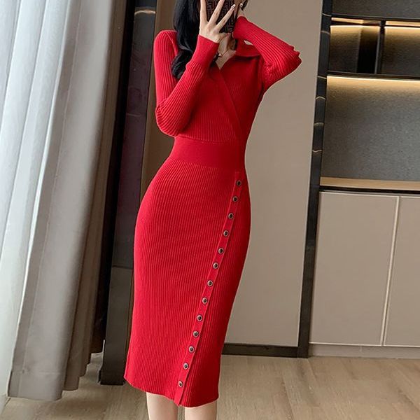 Robe élégante en tricot pour femmes avec look enveloppant et détails de boutons Chic & Stil