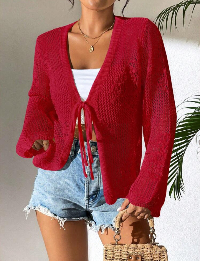 Cardigan pour femmes avec une structure en crochet aérienne et fermeture à lien Chic & Stil