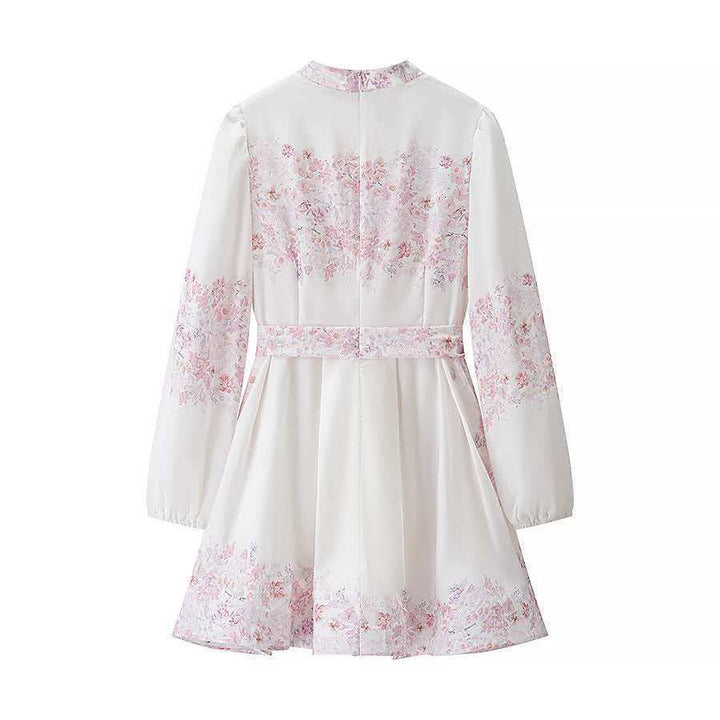 Robe chemise pour femmes avec motif floral et ceinture à la taille Chic & Stil