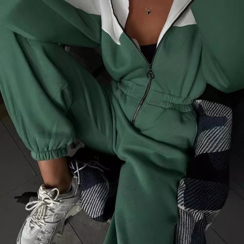 Fleece jacket and sports pants set for women with contrasting inserts Lune London
