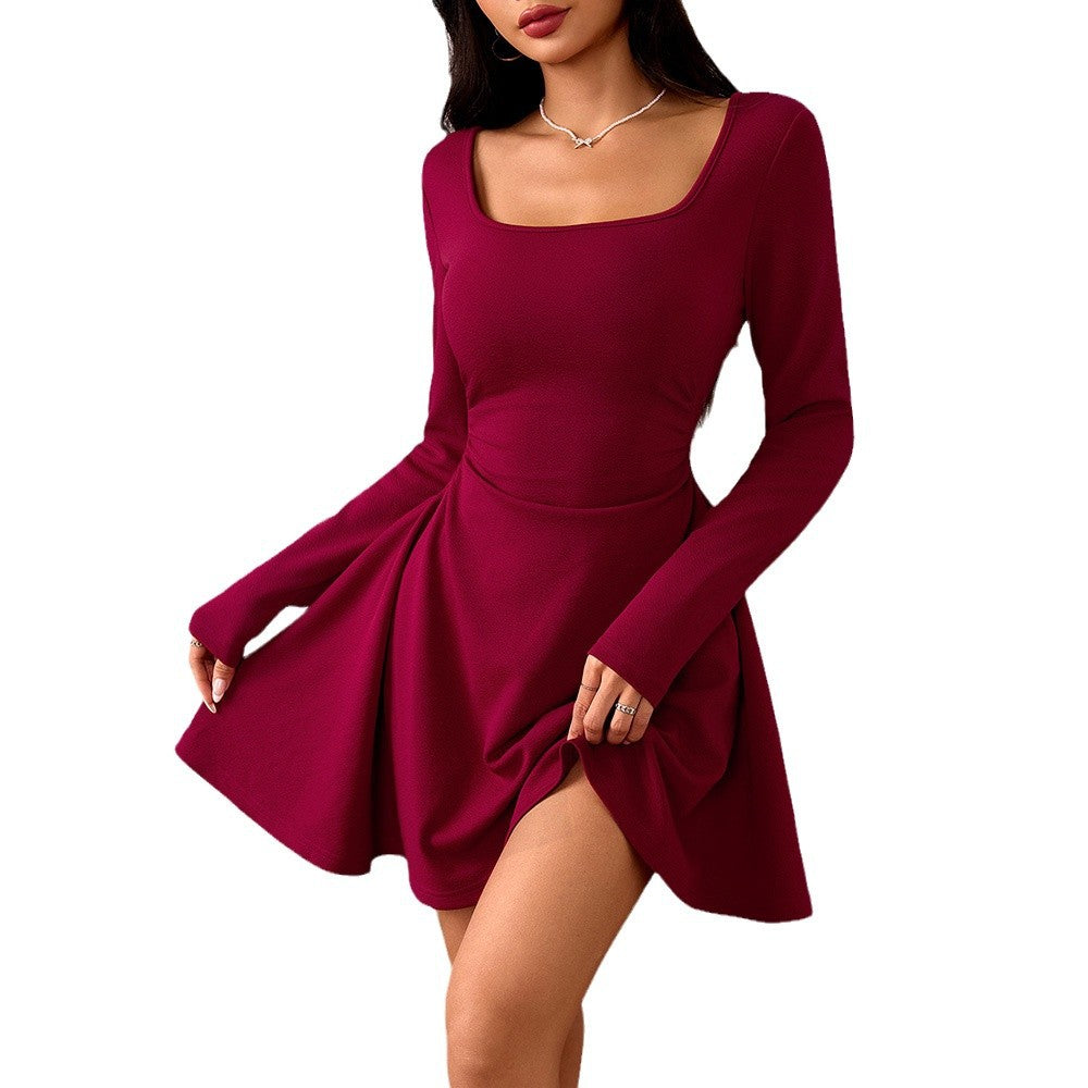 Robe mini femme avec décolleté carré et jupe évasée Chic & Stil