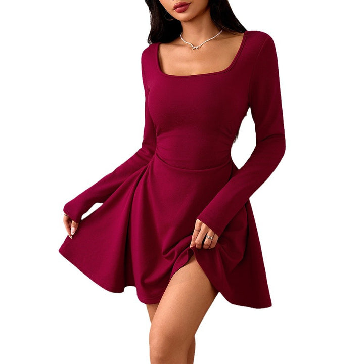 Robe mini femme avec décolleté carré et jupe évasée Chic & Stil