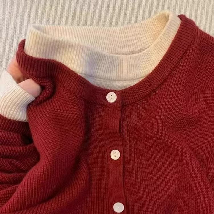 Cardigan pour femmes avec des détails de boutons classiques et un col confortable Chic & Stil