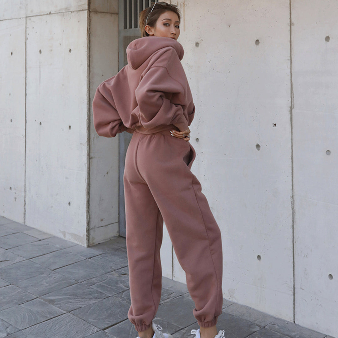 Casual hoodie set for women with a loose fit and practical pockets Lune London